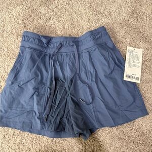 Lululemon dance studio HR short